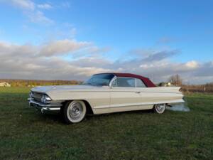 Image 4/24 of Cadillac Eldorado Biarritz (1961)