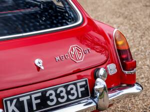 Image 9/40 of MG MGC GT (1968)