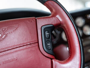 Immagine 14/45 di Bentley Azure (2007)