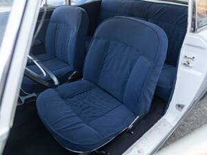 Image 26/29 of Peugeot 404 Coupé (1966)