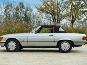 Image 4/50 of Mercedes-Benz 300 SL (1988)