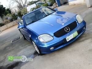 Immagine 3/10 di Mercedes-Benz SLK 200 Kompressor (2000)