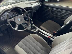 Immagine 14/19 di BMW 316i Baur TC (1990)