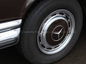 Image 9/35 of Mercedes-Benz 280 SE 3,5 (1970)