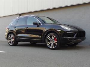 Bild 2/98 von Porsche Cayenne Turbo (2010)