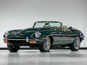 Image 1/23 de Jaguar E-Type (1970)