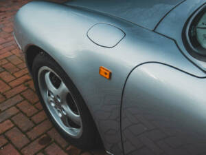 Image 25/50 of Porsche 911 Carrera (1994)