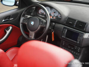 Image 17/30 of BMW M3 (2003)