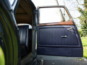 Image 17/44 of Alvis 4.3 Liter Saloon (1938)
