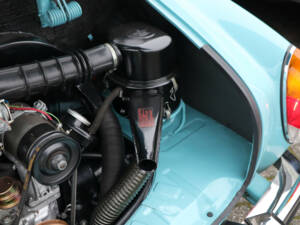 Image 29/50 of Volkswagen Karmann Ghia 1600 (1970)