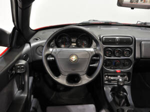 Immagine 23/32 di Alfa Romeo Spider 2.0 Twin Spark 16V (1996)