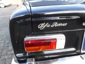 Bild 4/50 von Alfa Romeo Giulia 1300 Super (1972)