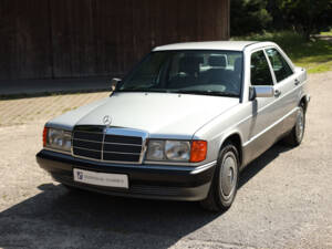 Immagine 5/100 di Mercedes-Benz 190 E 2.3 (1992)