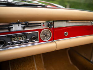 Image 49/54 of Mercedes-Benz 280 SL (1968)