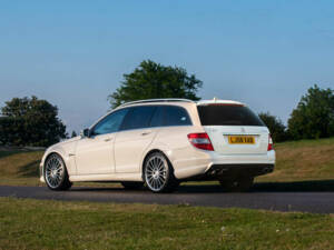 Immagine 34/50 di Mercedes-Benz C 63 AMG T (2009)