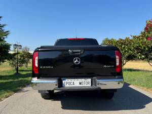 Immagine 6/24 di Mercedes-Benz X 250 d 4MATIC (2020)