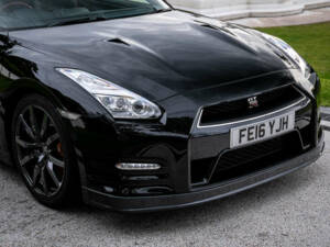 Bild 8/37 von Nissan GT-R Black Edition (2016)