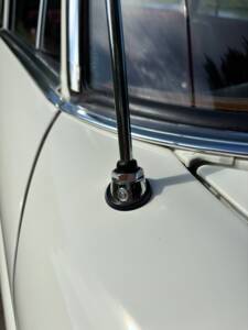 Image 18/64 of Mercedes-Benz 220 S b (1965)