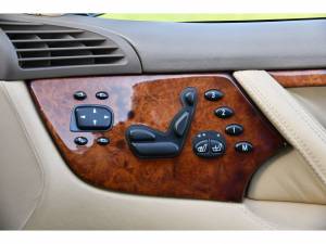 Image 13/20 de Mercedes-Benz CL 600 (2002)