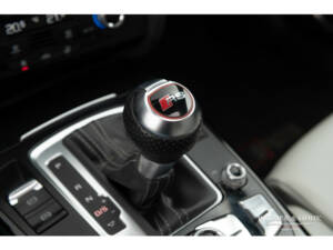 Image 23/32 of Audi RS4 Avant (2014)