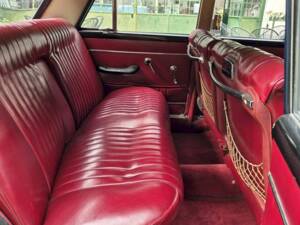 Bild 34/47 von FIAT 2300 (1961)