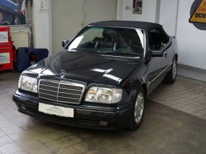 Bild 9/34 von Mercedes-Benz E 500 (1995)