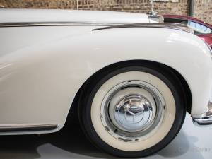 Image 17/21 of Mercedes-Benz 300 S Cabriolet A (1953)
