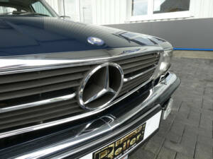 Image 21/26 of Mercedes-Benz 500 SL (1988)