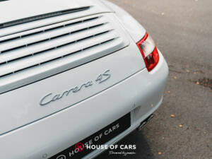 Immagine 23/50 di Porsche 911 Carrera 4S (2007)