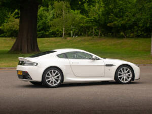 Bild 13/50 von Aston Martin V8 Vantage (2013)
