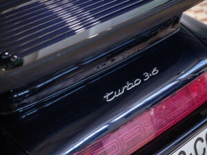 Image 13/37 de Porsche 911 Turbo 3.6 (1993)