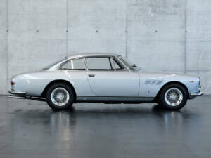 Imagen 5/24 de Ferrari 330 GT 2+2 (1964)