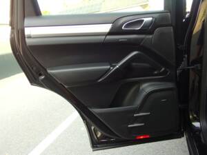 Bild 66/98 von Porsche Cayenne Turbo (2010)