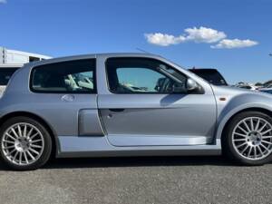 Image 1/55 of Renault Clio II V6 (2002)