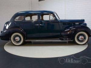 Image 16/19 of Packard Six (1938)