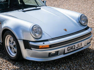 Image 8/40 de Porsche 911 Turbo LE (1989)