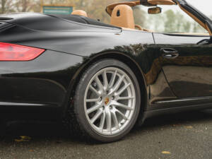 Imagen 59/96 de Porsche 911 Carrera 4 (2006)