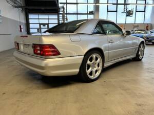 Image 26/82 of Mercedes-Benz SL 500 &quot;Silver Arrow&quot; (2001)