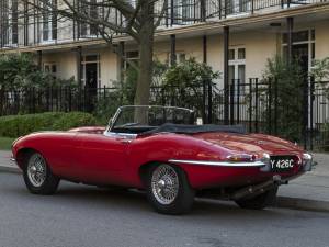 Image 4/25 de Jaguar Type E 4.2 (1965)