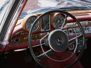 Image 36/39 of Mercedes-Benz 300 SE (1962)