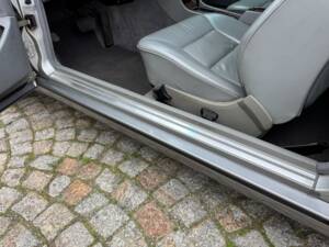 Imagen 35/100 de Mercedes-Benz 300 CE (1992)