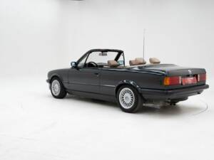 Image 4/15 of BMW 320i (1990)