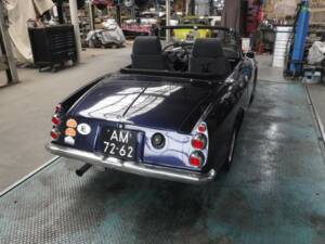 Image 5/50 of Datsun Fairlady 2000 (1968)