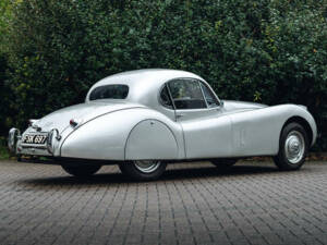 Image 4/43 de Jaguar XK 120 FHC (1952)