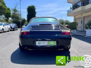 Image 7/10 of Porsche 911 Carrera 4 (1999)