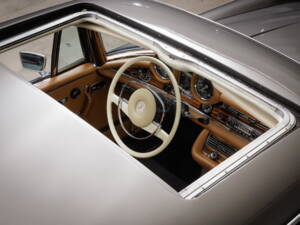 Image 31/46 of Mercedes-Benz 280 SE 3,5 (1971)