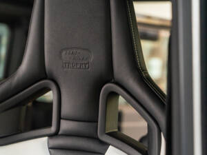 Bild 12/30 von Land Rover Defender 90 Works V8 (2012)