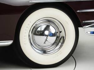 Image 11/15 of Chrysler Windsor Town &amp; Country (1947)