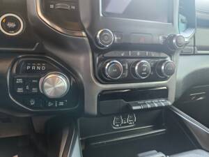 Bild 77/96 von Dodge Ram 1500 (2021)