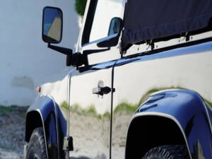 Bild 42/97 von Land Rover Defender 90 Td5 (2000)